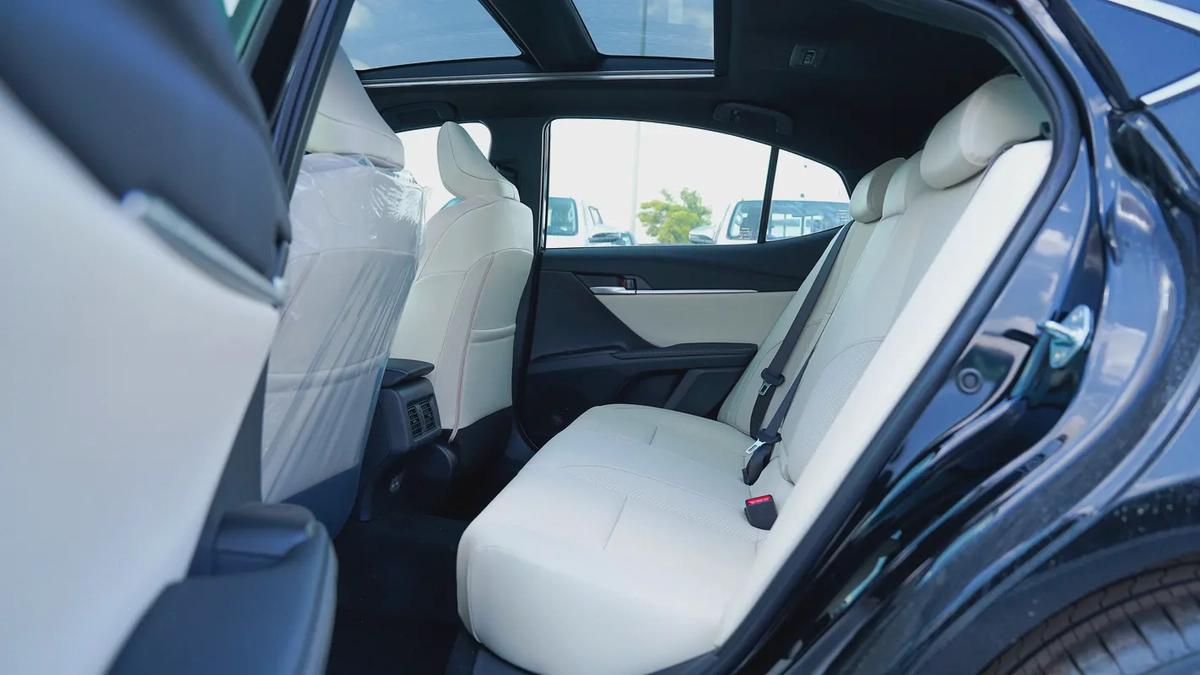 2026 Toyota Camry GLE - GCC Specs - Brand New-11-11
