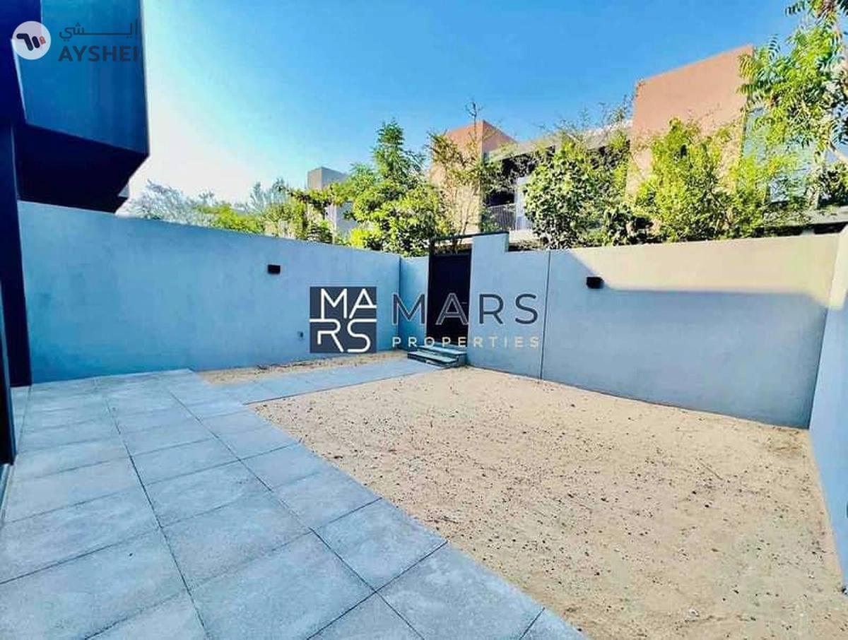 Brand new three bedrooms townhouse for rent in masaar-4-4