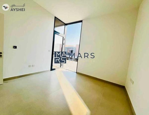 Brand new three bedrooms townhouse for rent in masaar