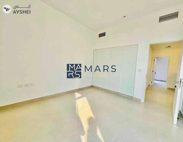 Brand new three bedrooms townhouse for rent in masaar