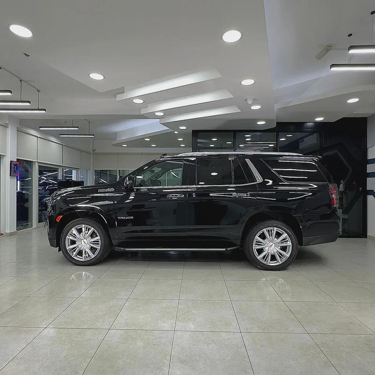2024 Chevrolet Tahoe High Country- 3.0L V6 Diesel Turbo-3-3