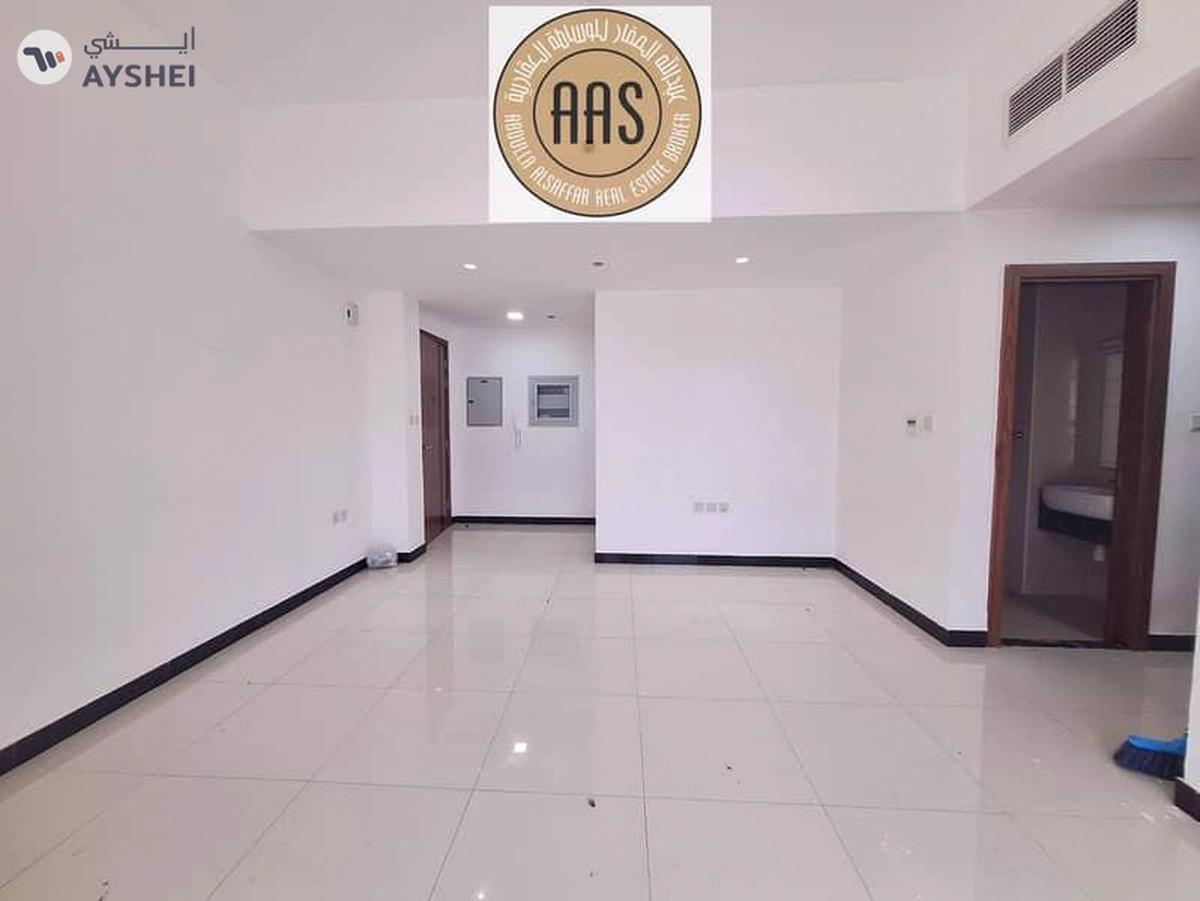 Spacious | 1bhk Apartment Available close kitchen for Rent 53k in warsan4 Dubai-11-11
