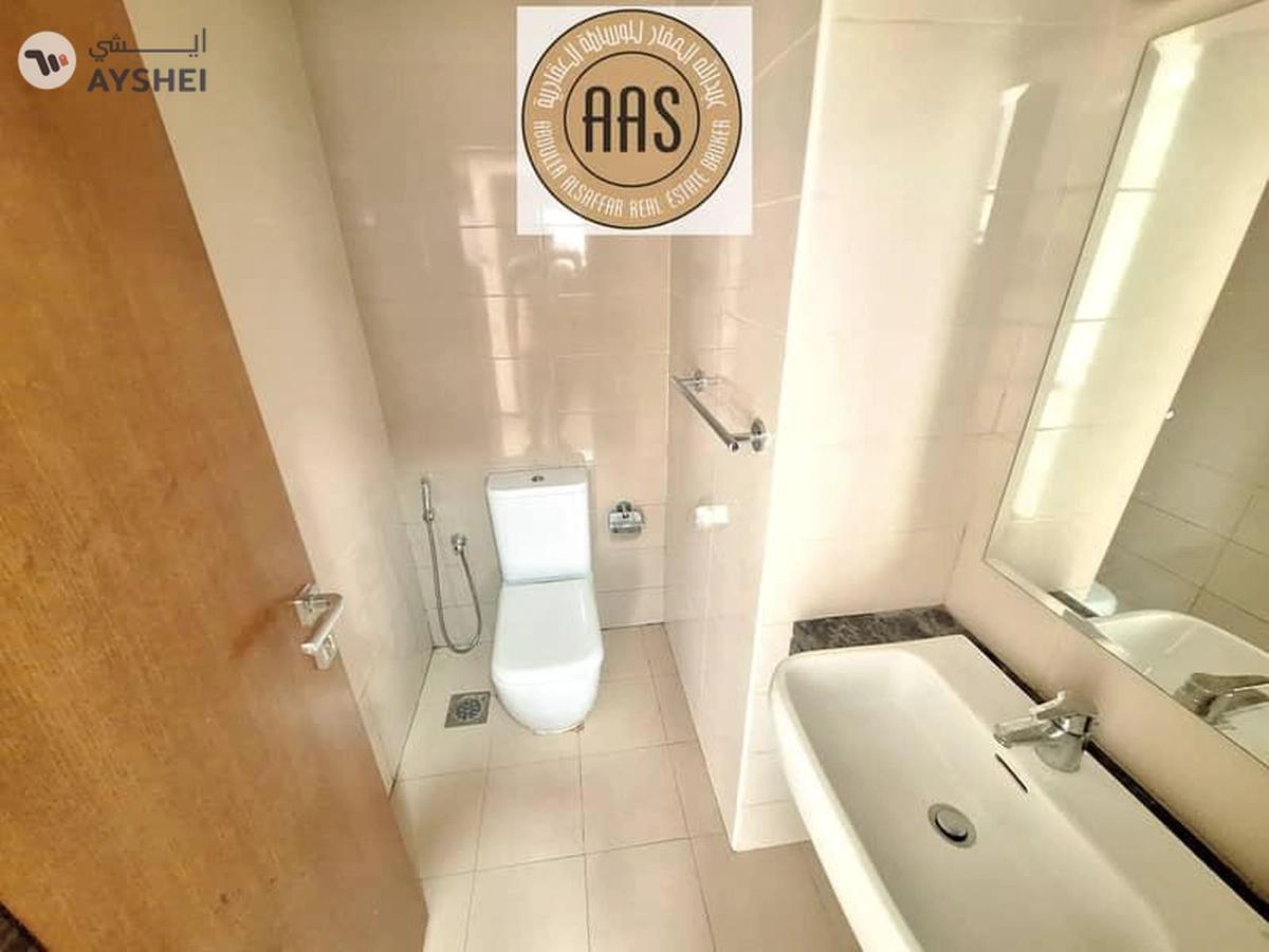 Spacious | 1bhk Apartment Available close kitchen for Rent 53k in warsan4 Dubai-7-7