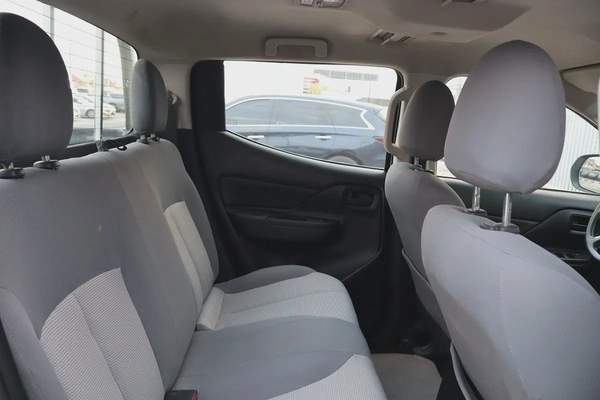 MITSUBISHI L200 2022 4 WHEEL DRIVE - GCC Specs