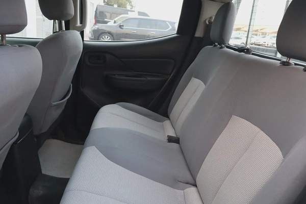 MITSUBISHI L200 2022 4 WHEEL DRIVE - GCC Specs