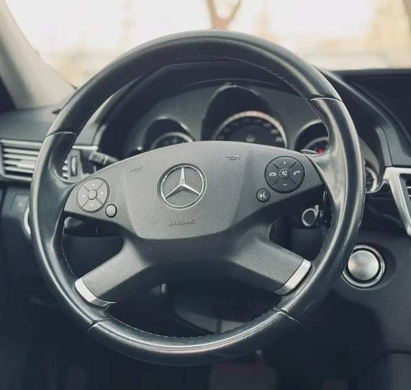 BENZ E350 | 2011 | ONLY : 99418 KM | JAPAN IMPORT | CLEAN TITLE