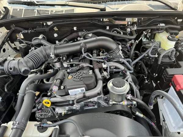 Toyota Hilux GLX FULL OPTION 2.7 AT