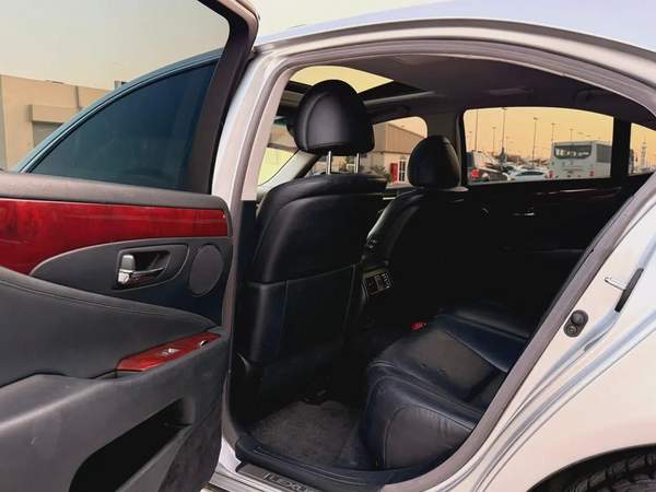 Lexus LS460 -2010 American Spec, Fully Loaded, in Excellent Condition.