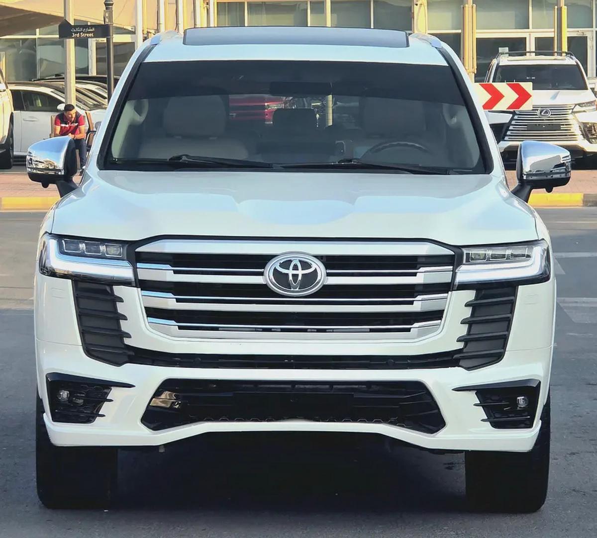 Toyota Land Cruiser GXR V8 Model 2014 Upgrade New Face-lift 2024 Full Options-2-2