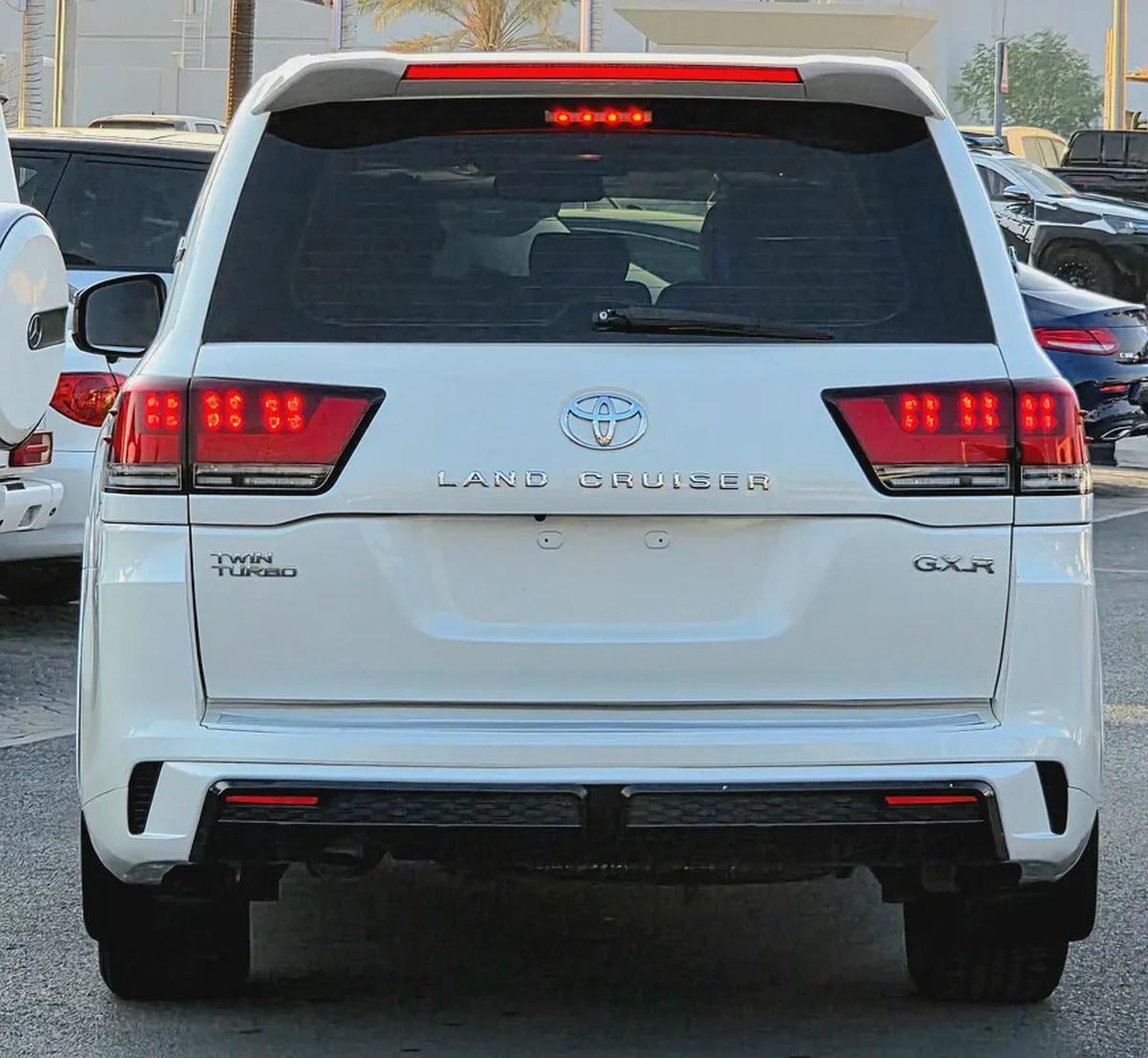 Toyota Land Cruiser GXR V8 Model 2014 Upgrade New Face-lift 2024 Full Options-3-3