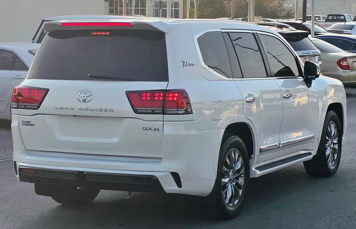 Toyota Land Cruiser GXR V8 Model 2014 Upgrade New Face-lift 2024 Full Options-5-5