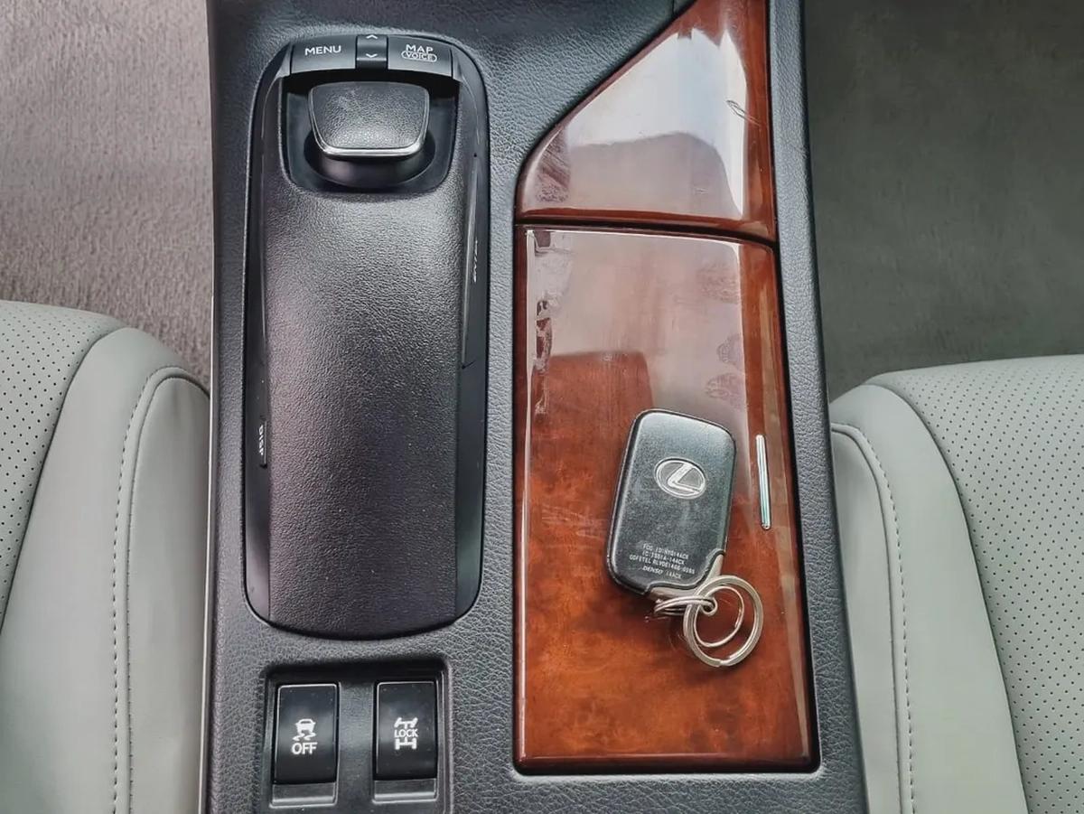 LEXUS RX350 2010 4X4 FULL OPTION IN EXCELLENT CONDITION-7-7