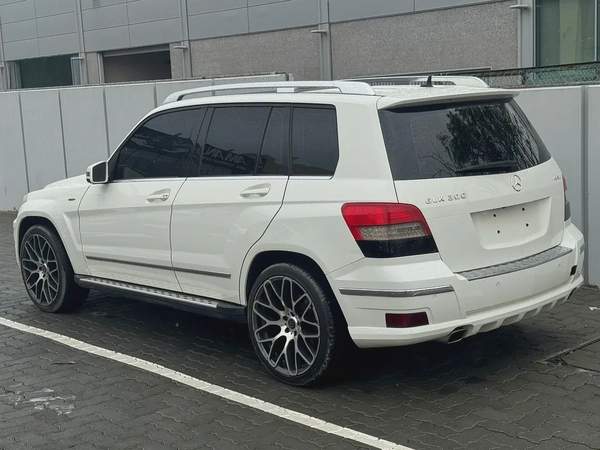Mercedes-Benz GLK 300 4matic 2012 - GCC Specs - Well Maintained