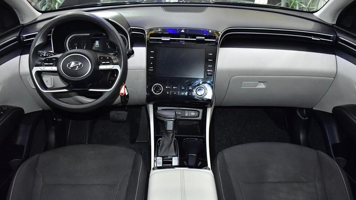 Hyundai Tucson ( 2023 Model ) in White Color GCC Specs-11-11