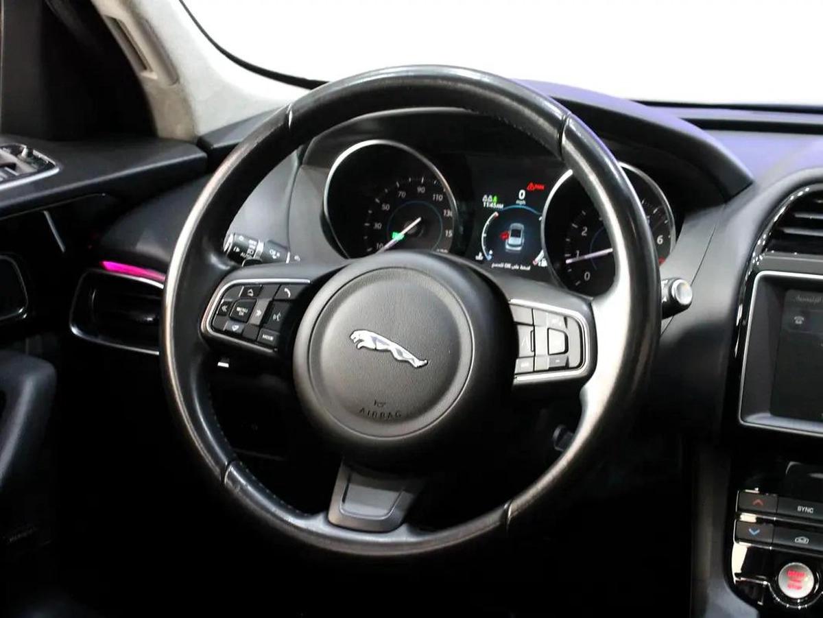 2019 - Jaguar F-Pace 25T V4 No accidents-1-1