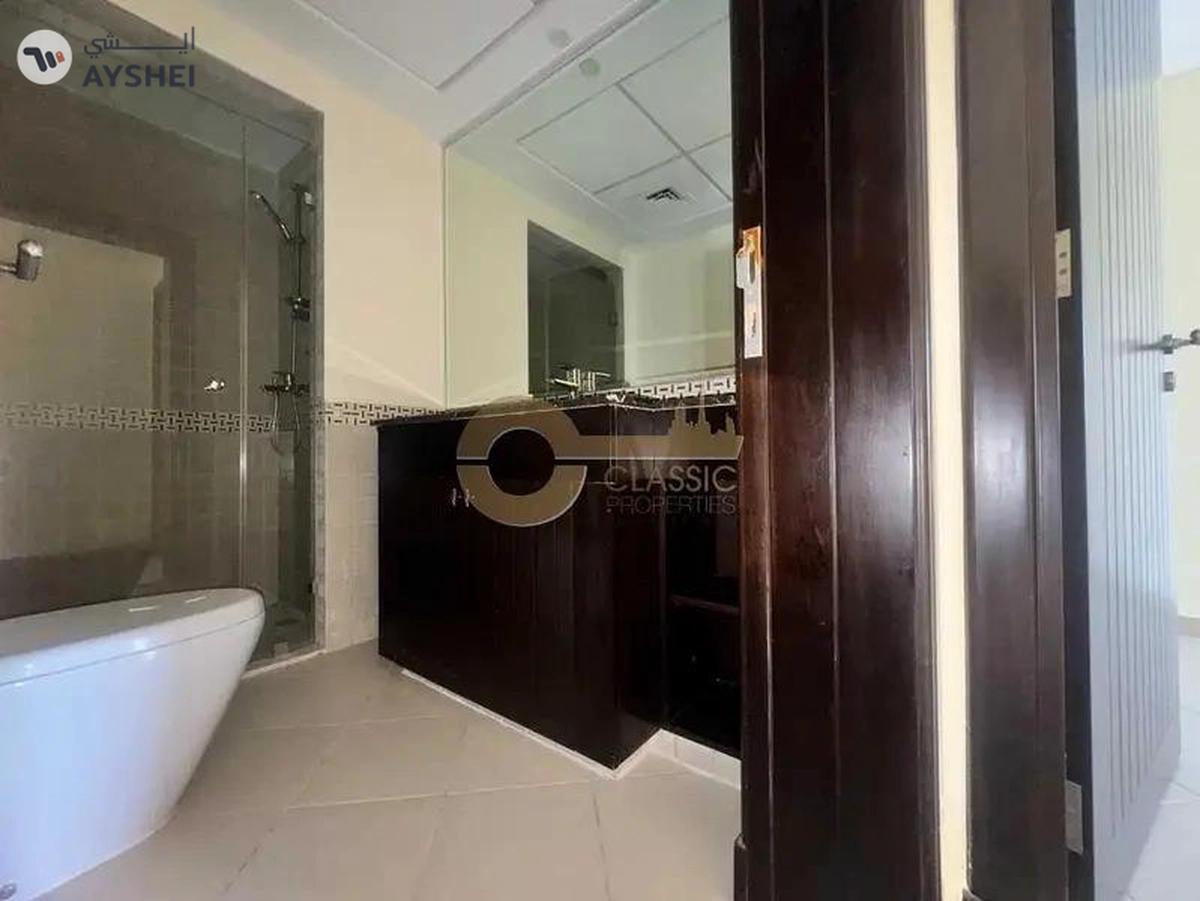 Prime Location| Gated Community| Expansive Layout-7-7