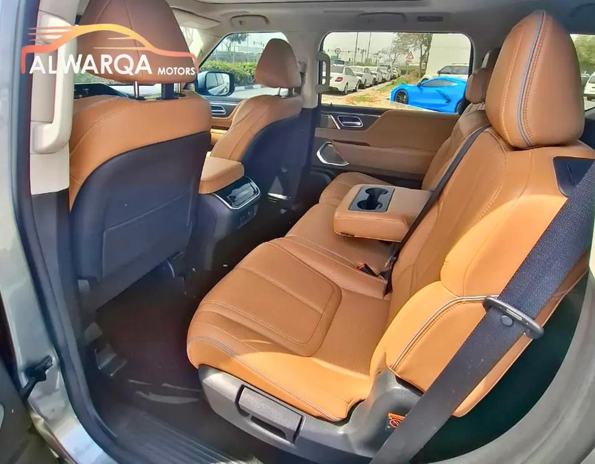 Infiniti QX80 Sensory-17-17