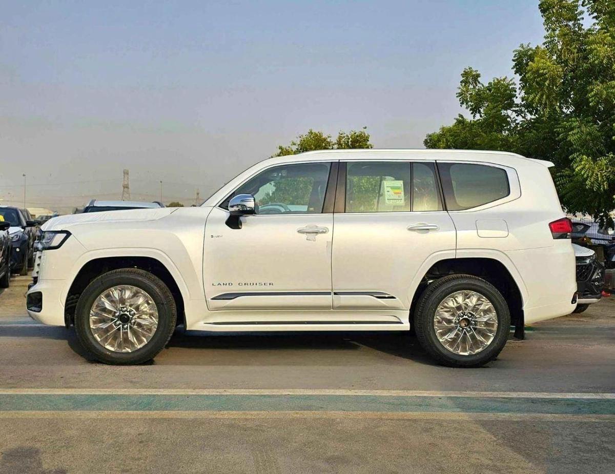 Toyota Land Cruiser VXR TWIN TURBO HYBRID || 3.5L PETROL V6 / RADAR / FULL OPTION (CODE#LC3HVXRH)-2-2