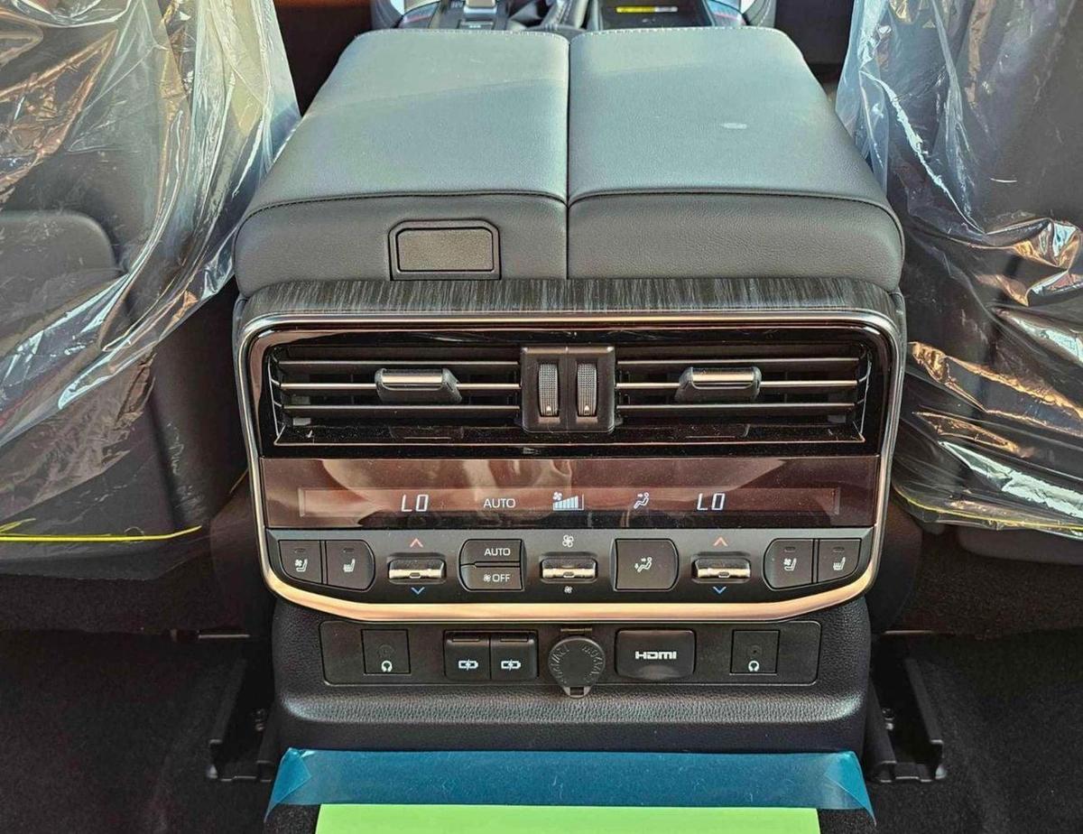 Toyota Land Cruiser VXR TWIN TURBO HYBRID || 3.5L PETROL V6 / RADAR / FULL OPTION (CODE#LC3HVXRH)-23-23
