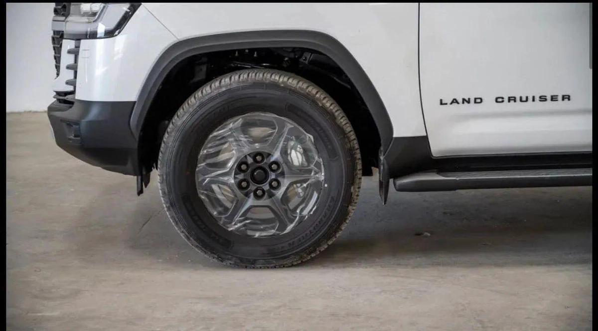Toyota Land Cruiser LAND CRUISER GR SPORT 3.3L DIESEL 2026-4-4