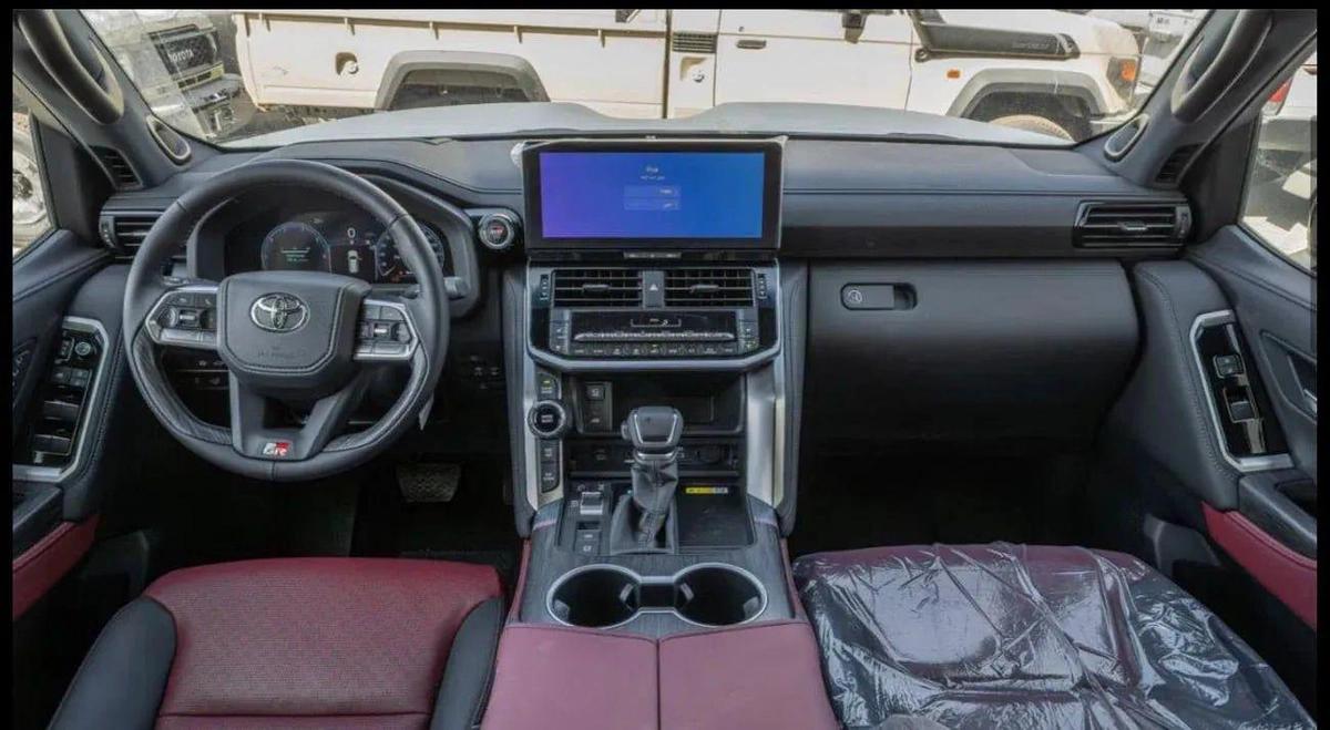 Toyota Land Cruiser LAND CRUISER GR SPORT 3.3L DIESEL 2026-5-5