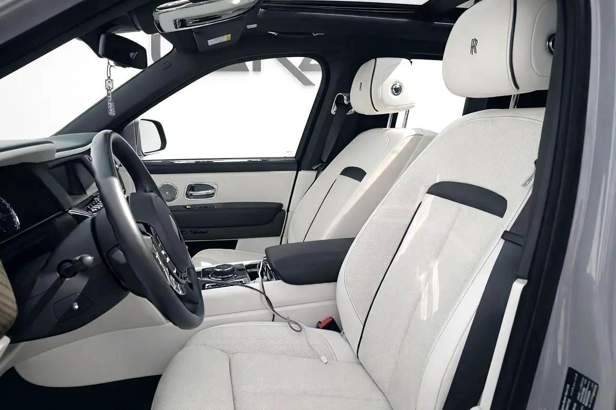 Rolls-Royce Cullinan 2020 | GCC Specs | V12 Luxury SUV | Mint Condition-5-5