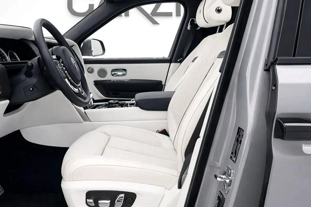 Rolls-Royce Cullinan 2020 | GCC Specs | V12 Luxury SUV | Mint Condition-13-13