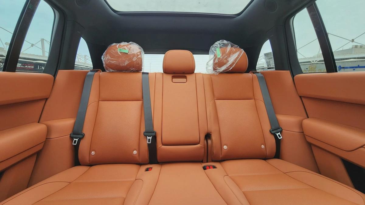 Li Auto L7 Ultra (Black Orange)-13-13