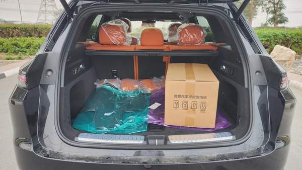 Li Auto L7 Ultra (Black Orange)