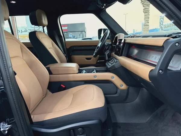 2025. Defender V8. P525.