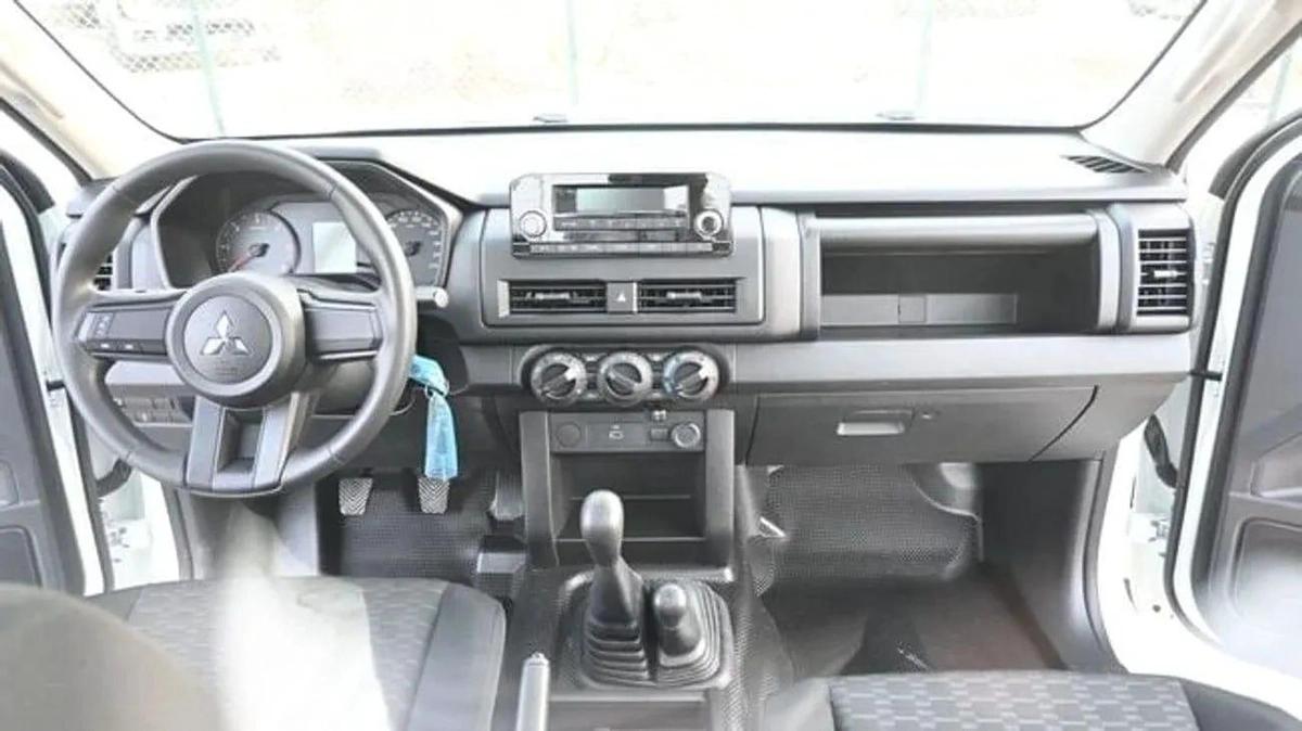 Mitsubishi L200 L200 SC MT 2.4 Diesel 2026-8-8