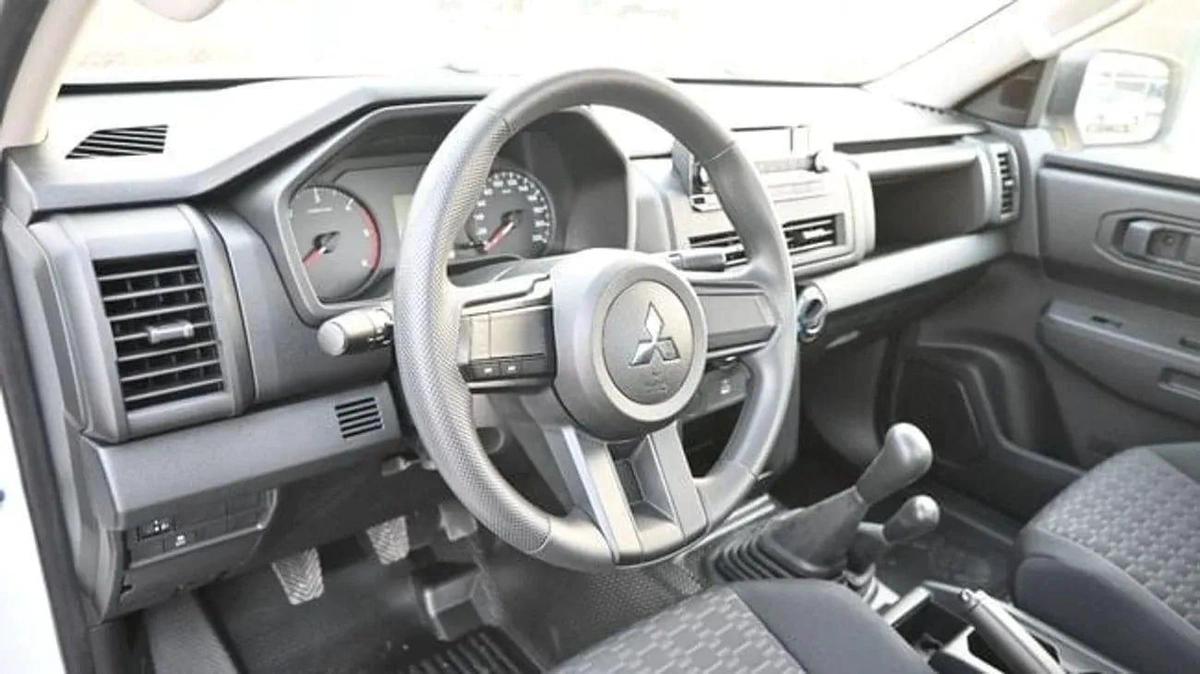 Mitsubishi L200 L200 SC MT 2.4 Diesel 2026-9-9