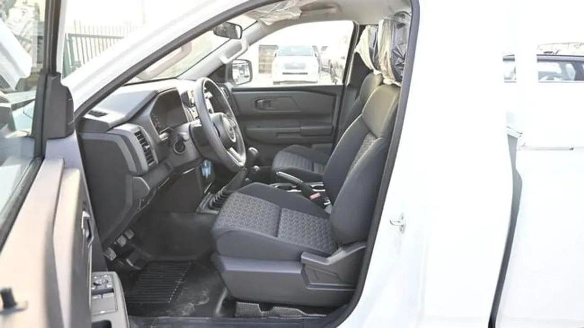 Mitsubishi L200 L200 SC MT 2.4 Diesel 2026-10-10