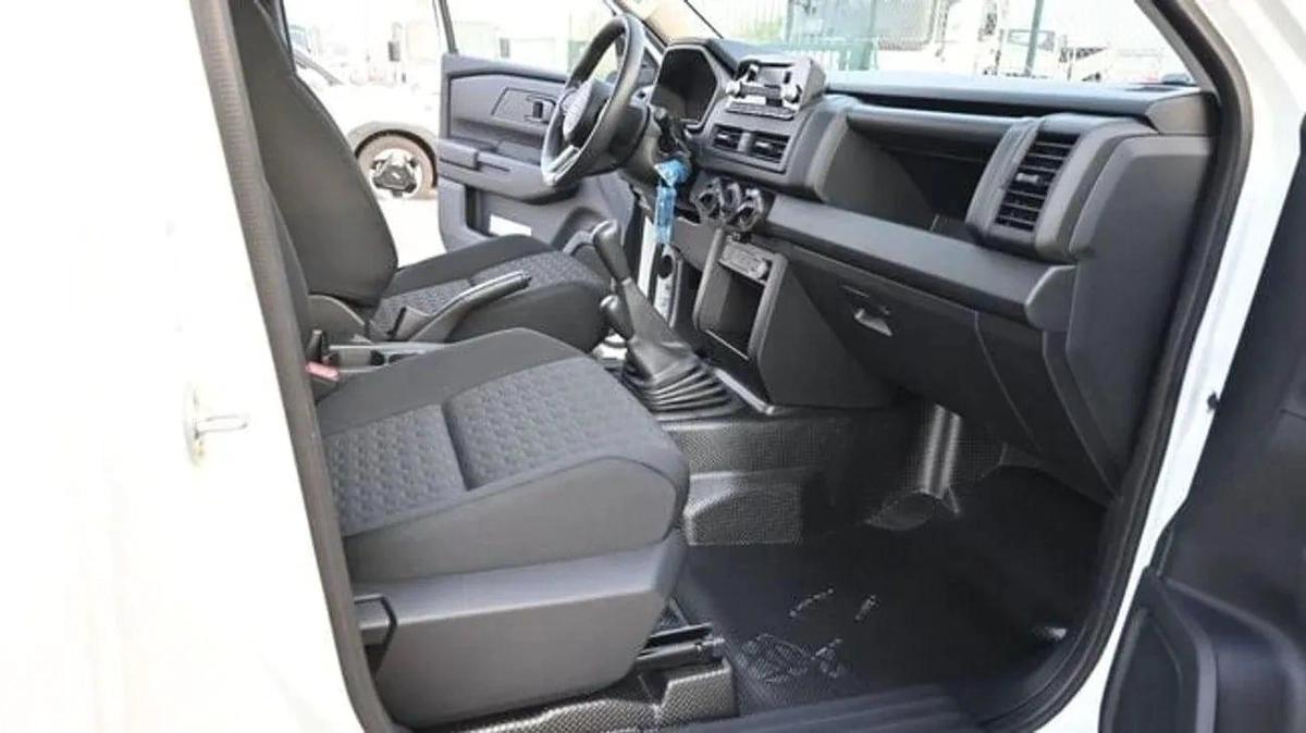 Mitsubishi L200 L200 SC MT 2.4 Diesel 2026-11-11