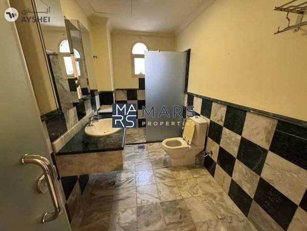 🌟 Luxurious 6-Bedroom Villa with Private Garden in Al Juraina