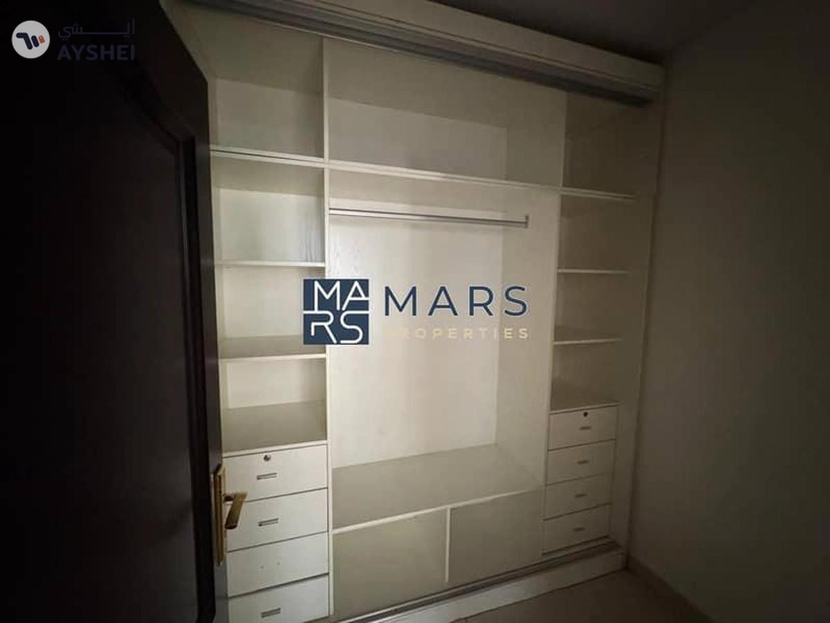 π Luxurious 6-Bedroom Villa with Private Garden in Al Juraina-10-10