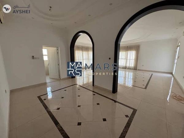🌟 Luxurious 6-Bedroom Villa with Private Garden in Al Juraina