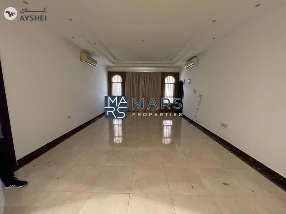 π Luxurious 6-Bedroom Villa with Private Garden in Al Juraina-17-17