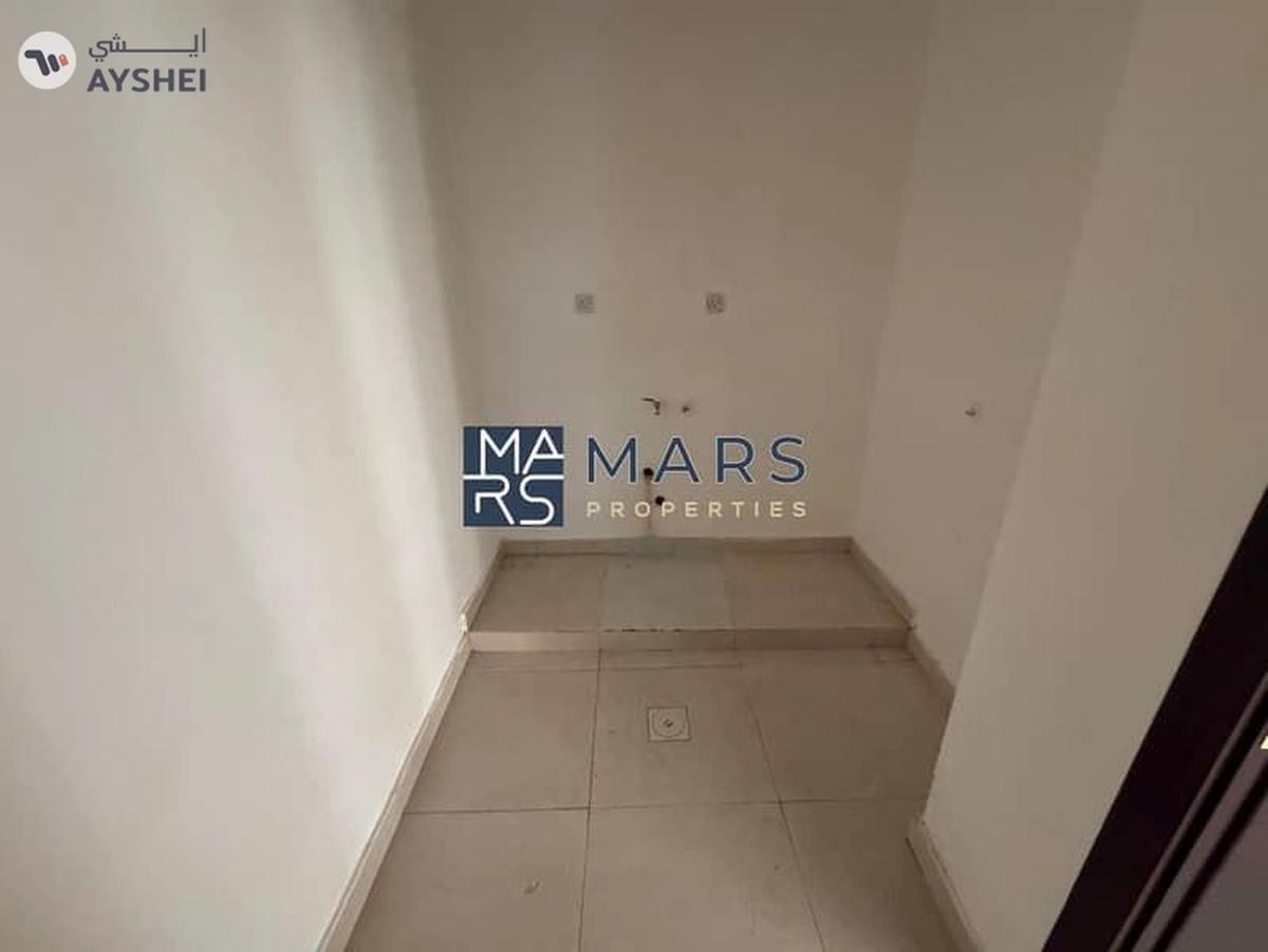 π Luxurious 6-Bedroom Villa with Private Garden in Al Juraina-20-20