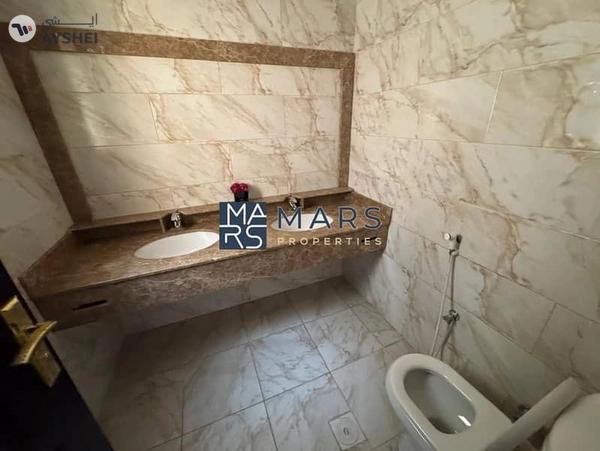 🌟 Luxurious 6-Bedroom Villa with Private Garden in Al Juraina