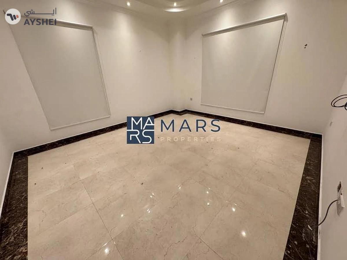 π Luxurious 6-Bedroom Villa with Private Garden in Al Juraina-26-26