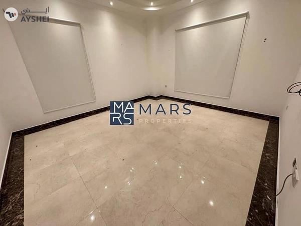 🌟 Luxurious 6-Bedroom Villa with Private Garden in Al Juraina