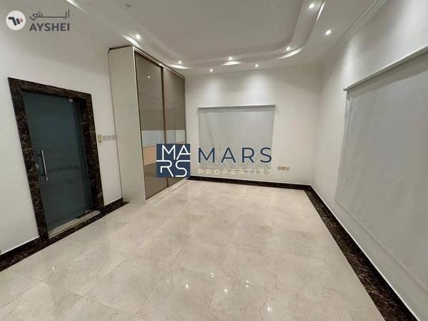 🌟 Luxurious 6-Bedroom Villa with Private Garden in Al Juraina