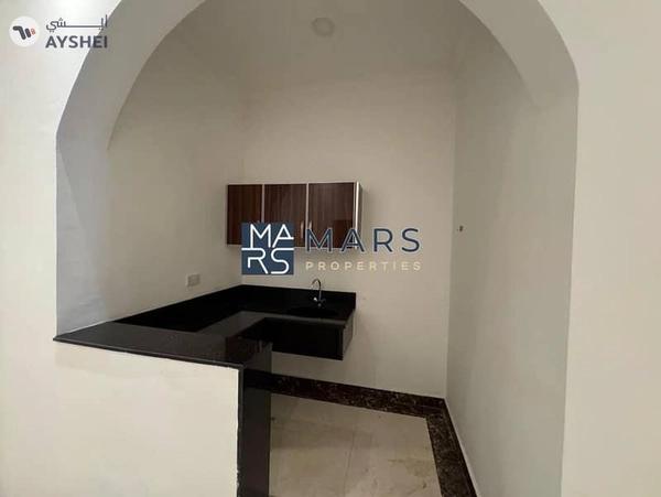 🌟 Luxurious 6-Bedroom Villa with Private Garden in Al Juraina