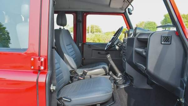 2016 Land Rover Defender 130 Soft Top (Red)