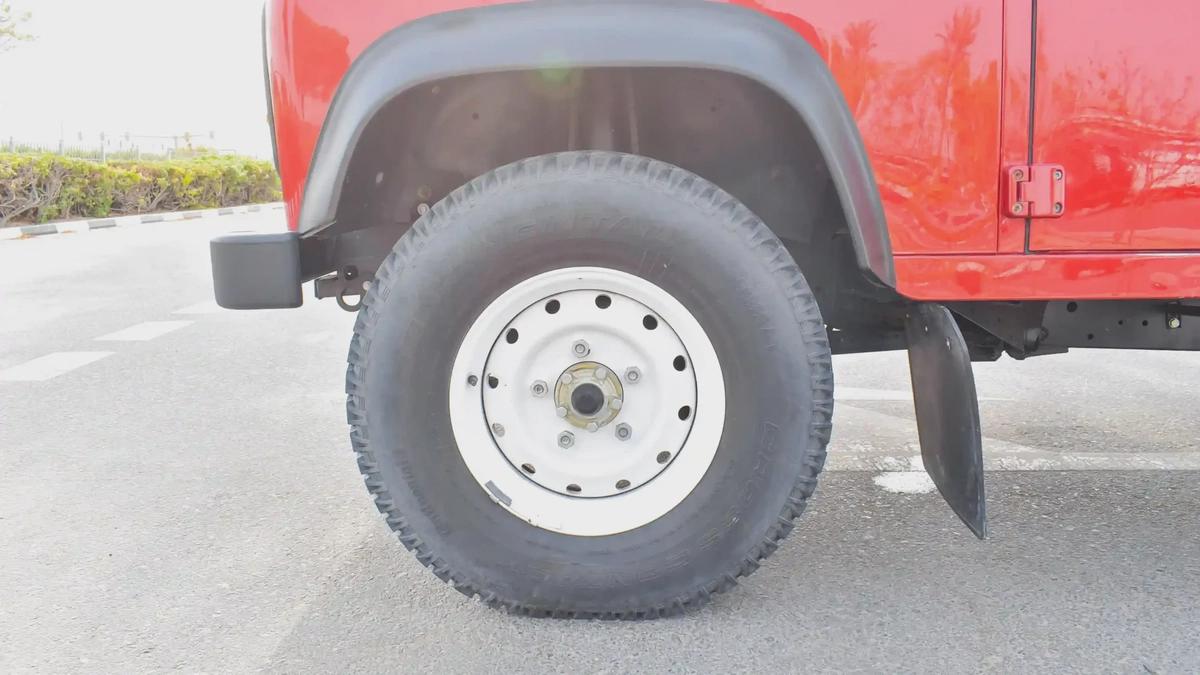 2016 Land Rover Defender 130 Soft Top (Red)-1-1