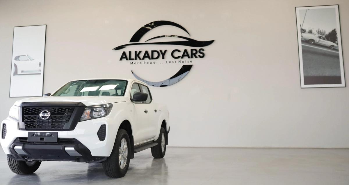 NISSAN NAVARA 2.5 PETROL SE 4X2 MT DC PLUS-8-8