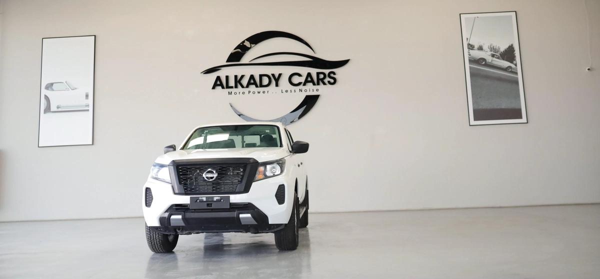 NISSAN NAVARA 2.5 PETROL SE 4X2 MT DC PLUS-1-1
