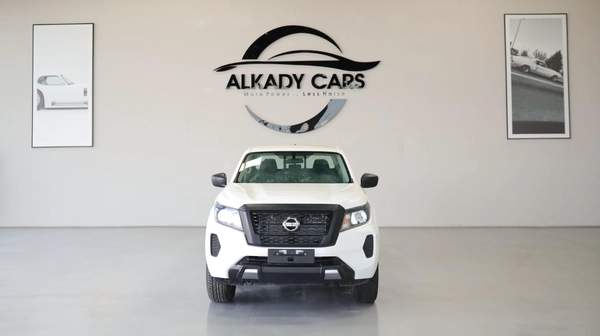 NISSAN NAVARA 2.5 PETROL SE 4X2 MT DC PLUS