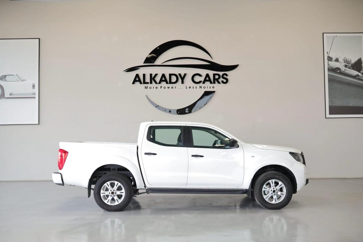 NISSAN NAVARA 2.5 PETROL SE 4X2 MT DC PLUS-16-16